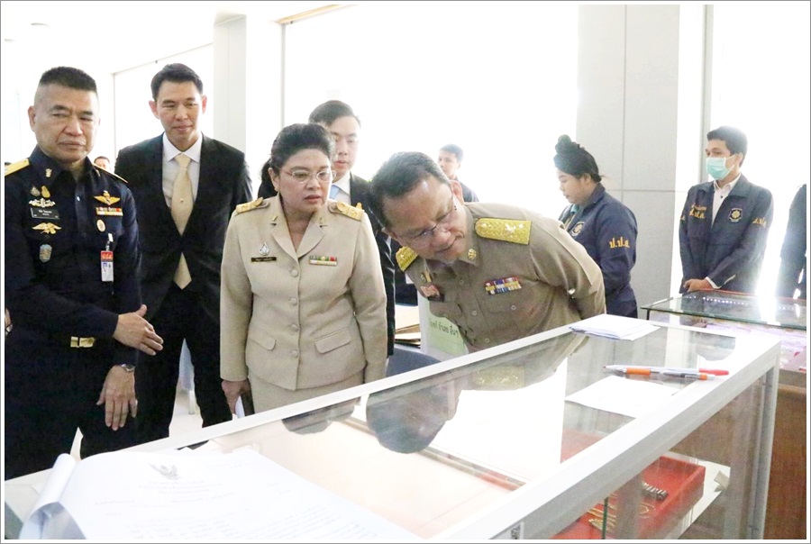 ﻿กรมบังคับคดีร่วมกับสำนักงานคณะกรรมการป้องกันและปราบปรามยาเสพติด จัดมหกรรมขายทอดตลาดทรัพย์สินในคดียาเสพติดทั่วประเทศ ขายทรัพย์สินได้กว่า 5 ล้านบาท